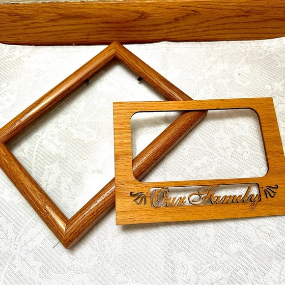 🔵 5”x7” Oak Photo Picture Frame With “Our Family” Laser Cut Mat Insert - Picture 3 of 6